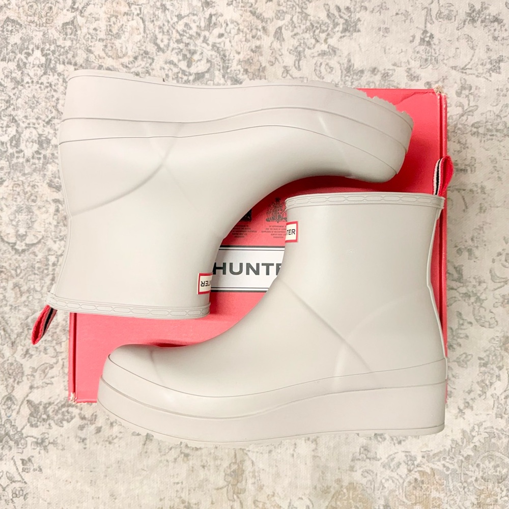 Hunter Women's Light Gray Ankle Boots